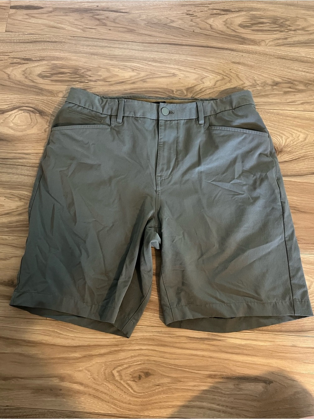rei Cooperative Men's Hybrid Shorts in Olive Green